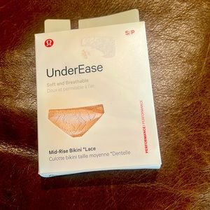 NEW IN THE BOX Lululemon sz sm pale pink underease bikini lace underwear